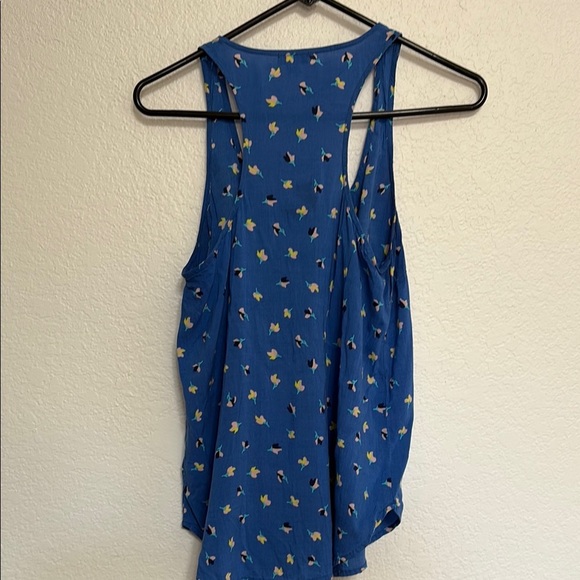 Splendid Blue and Yellow Relaxed Sleeveless Tank Top - Picture 4 of 4